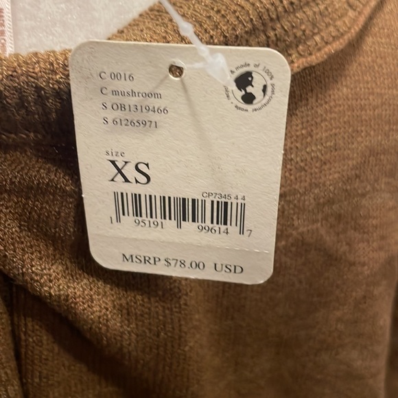 Free People over sized top - Picture 3 of 3